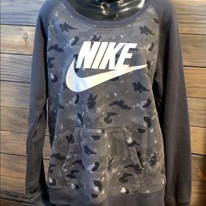 Nike women’s sweatshirt